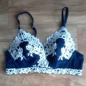 Elegant Lace Trim Navy Blue Bralette